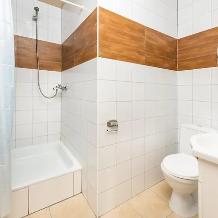 Lesne Uroczysko Lodge *